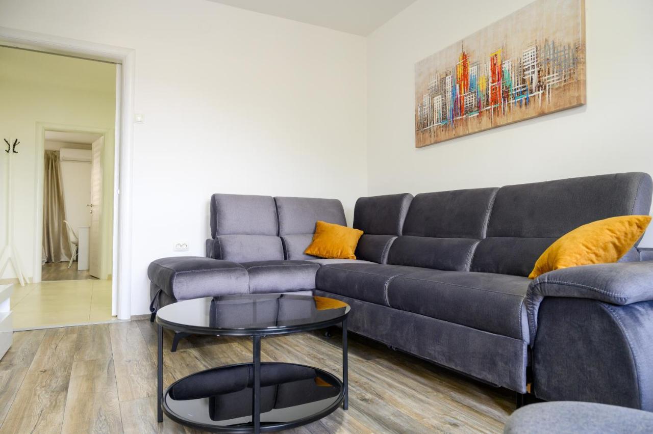 Apartment Tina Ploce  Exterior photo